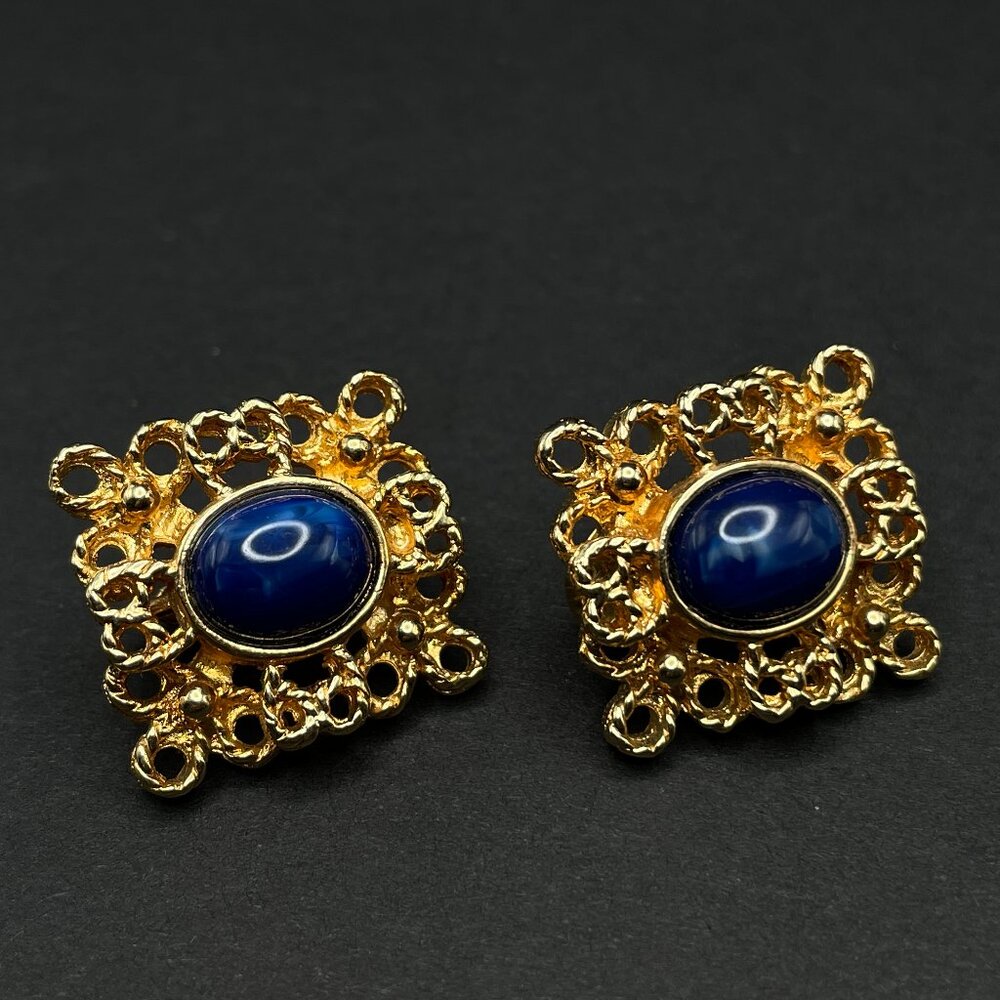 Vintage Sarah Victoria Blue Gold Tone Clip On Earrings Signed Rich Colour Blue